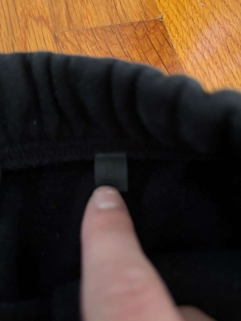ESSENTIALS Fear of God Black Sweatpants - Picture 3 of 3